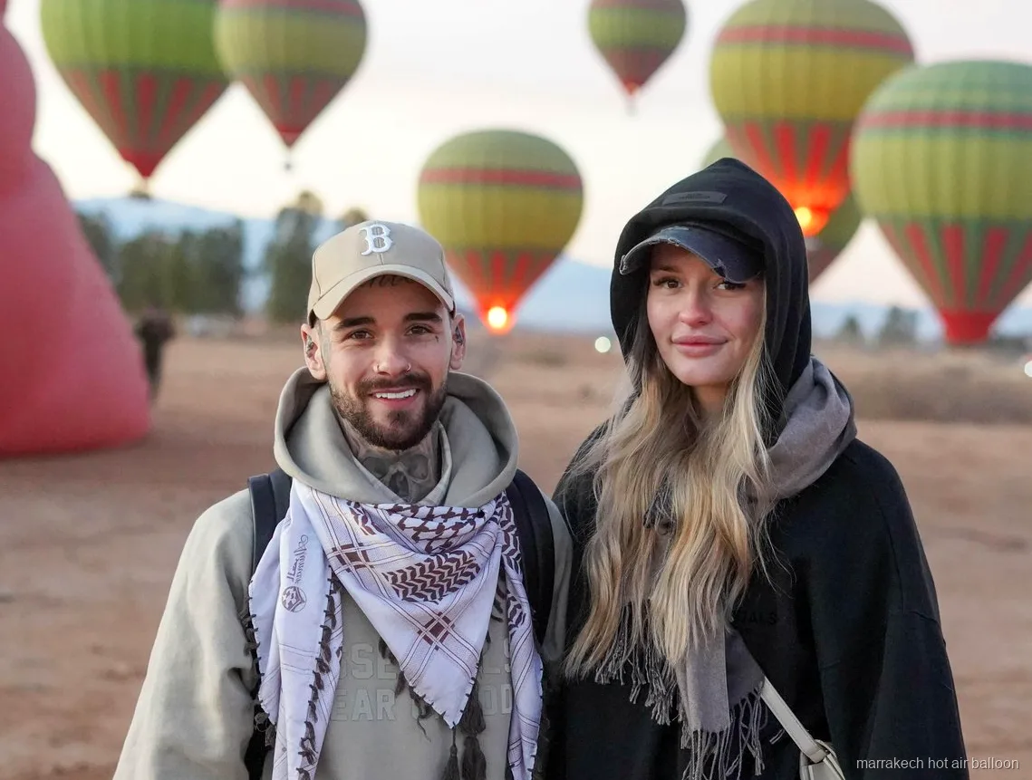Blick auf das Atlas-Gebirge während einer Ballonfahrt in Marrakesch