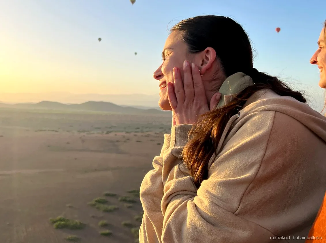 Berberdorp gezien van bovenaf tijdens een ballonvaart bij Marrakech