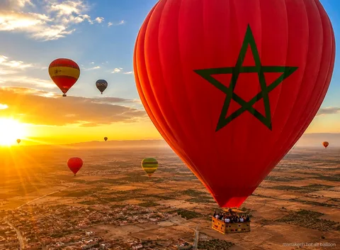 Gran globo aerostático compartido sobre los montes Jbilet cerca de Marrakech